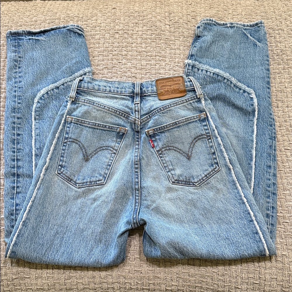 Levi's Light Blue Denim Jeans with Frayed Contrast Seams - Picture 4 of 9